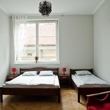 Tramp Aparthostel Krakow Bagian luar foto