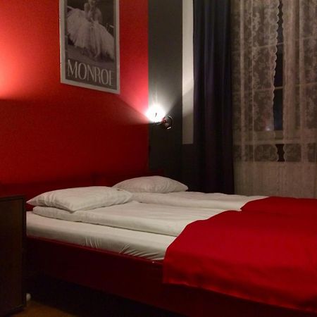 Tramp Aparthostel Krakow Bagian luar foto