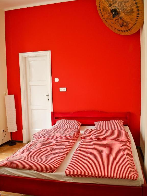 Tramp Aparthostel Krakow Bagian luar foto