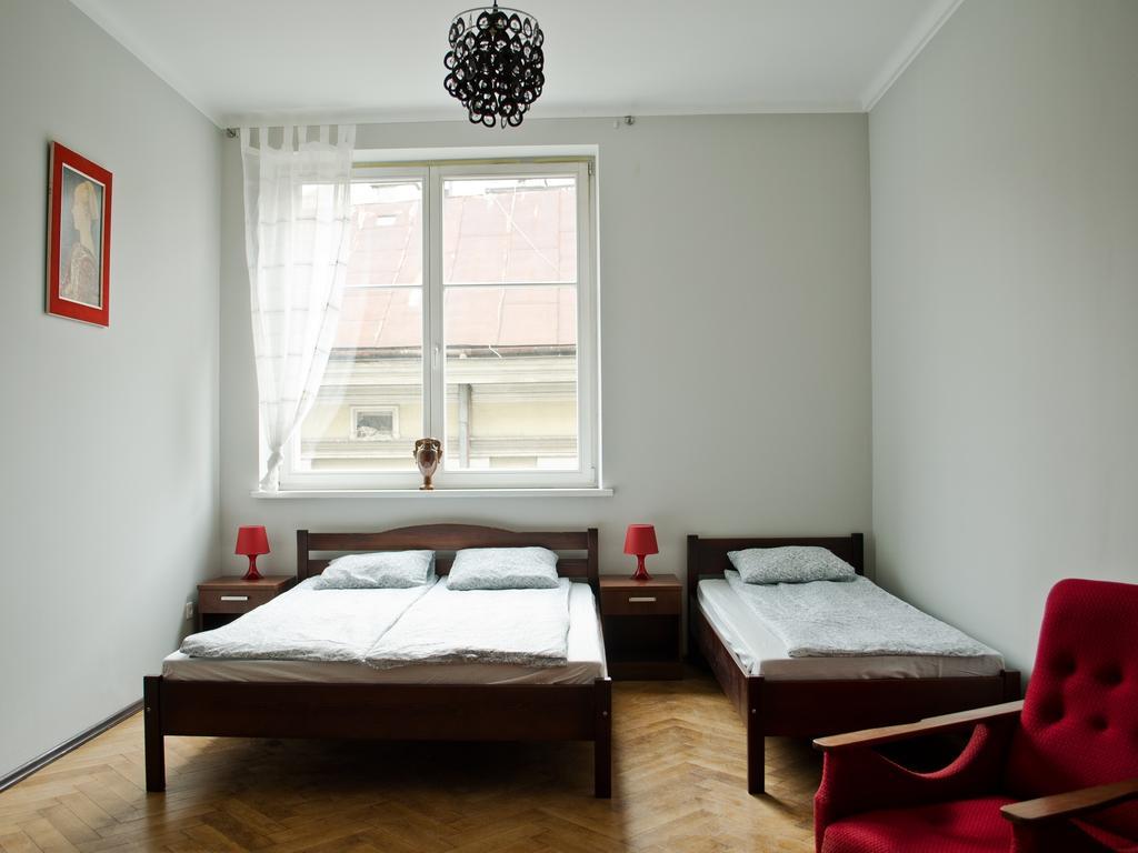 Tramp Aparthostel Krakow Bagian luar foto