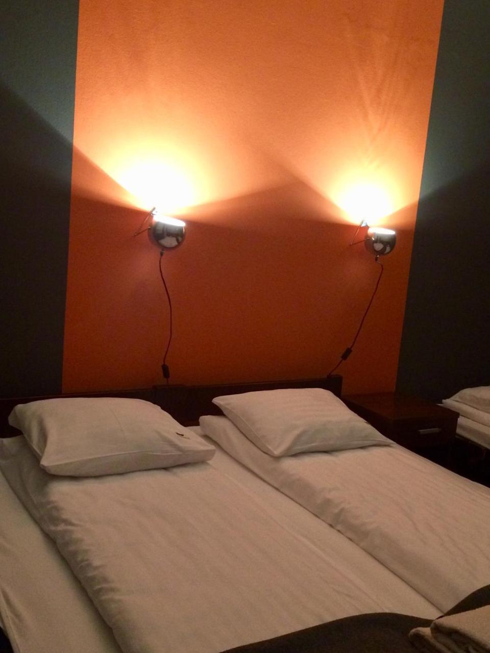 Tramp Aparthostel Krakow Bagian luar foto